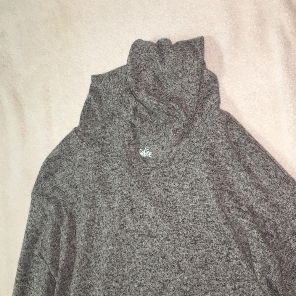 Hooded longsleeved T-shirt